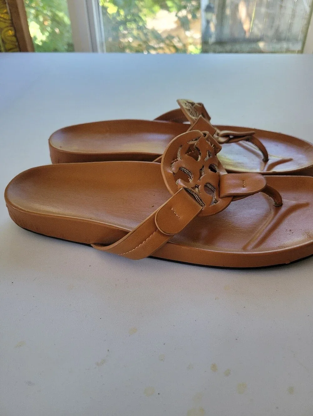 Tory Burch 8.5 Tan Leather Miller Cloud Cutout Logo Thong Sandals